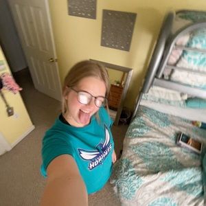 Meet your Posher, Avery